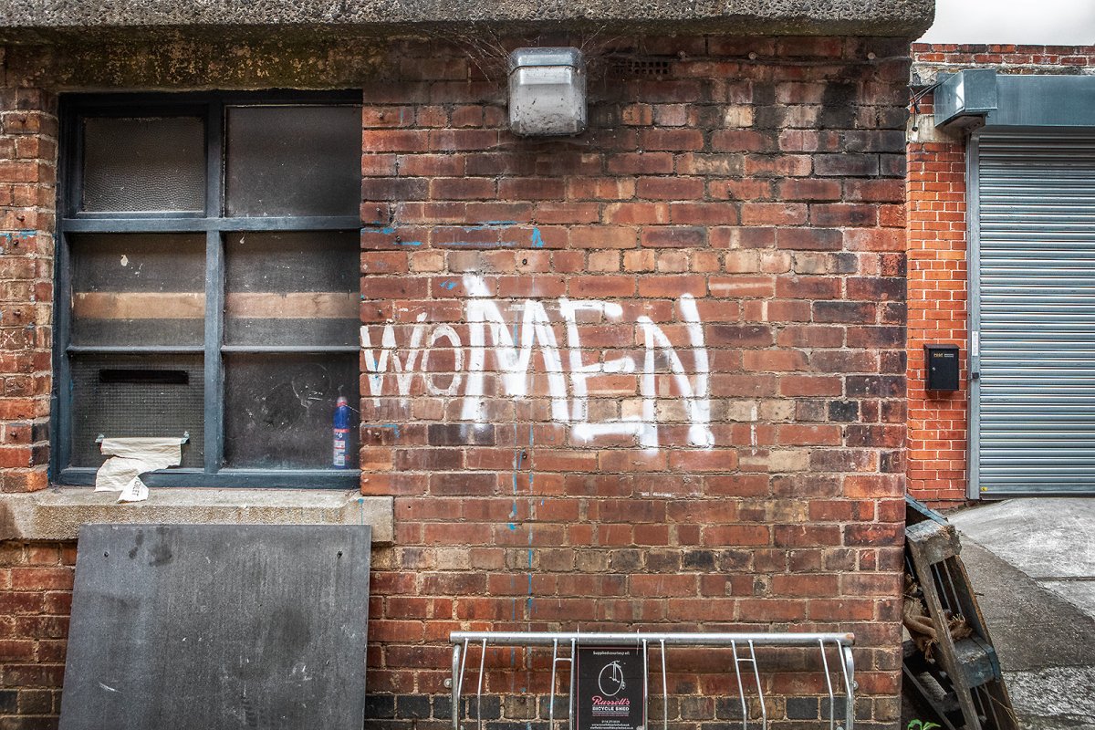 woMEN