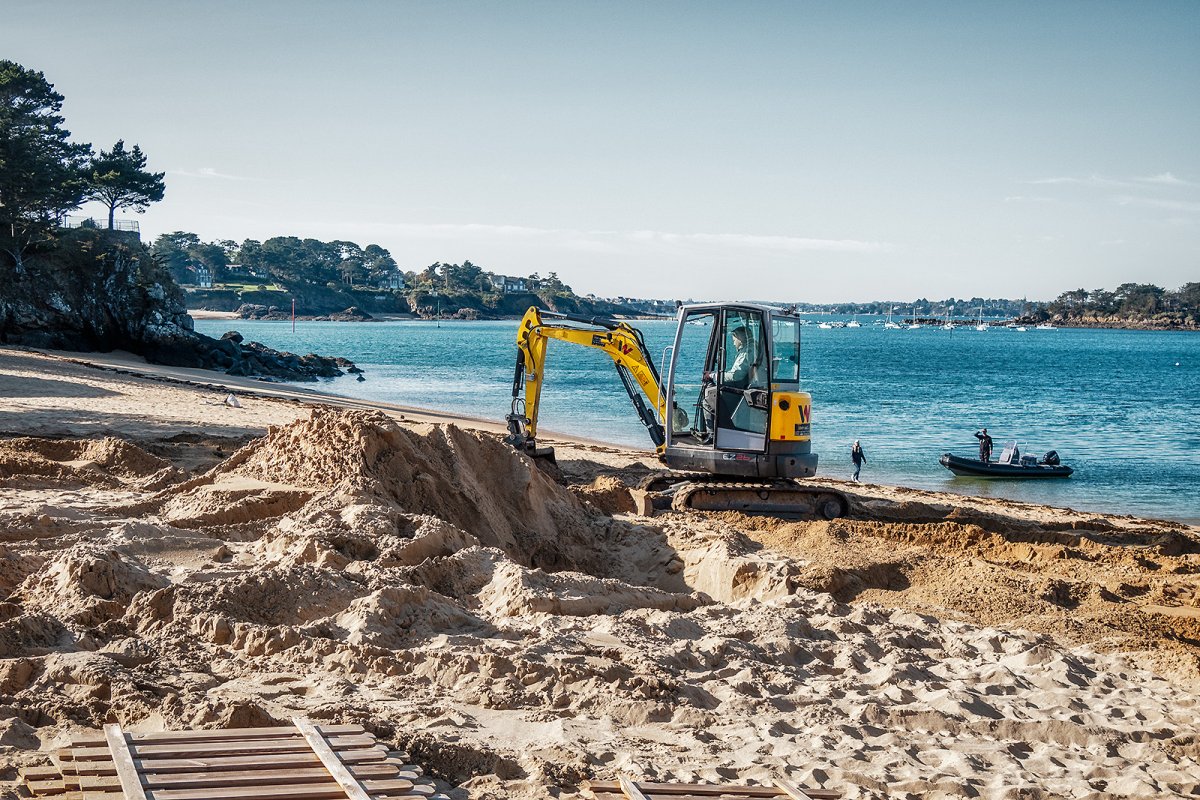 extreme sand castle building